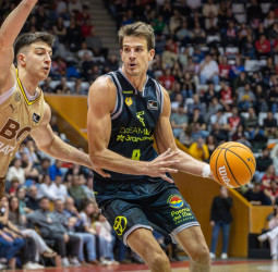 El Dreamland Gran Canaria sale victorioso de Girona (86-95)