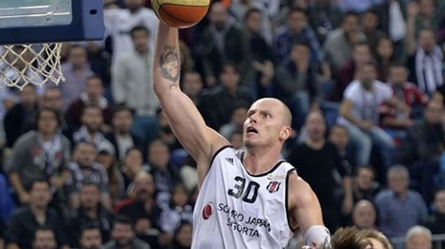 Maciej Lampe en el mercado tras anunciar su marcha del Besiktas