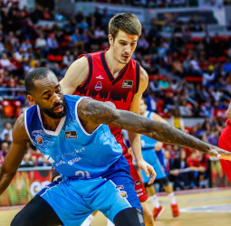 El Casademont Zaragoza roza el pase a la Copa del Rey (75-65)
