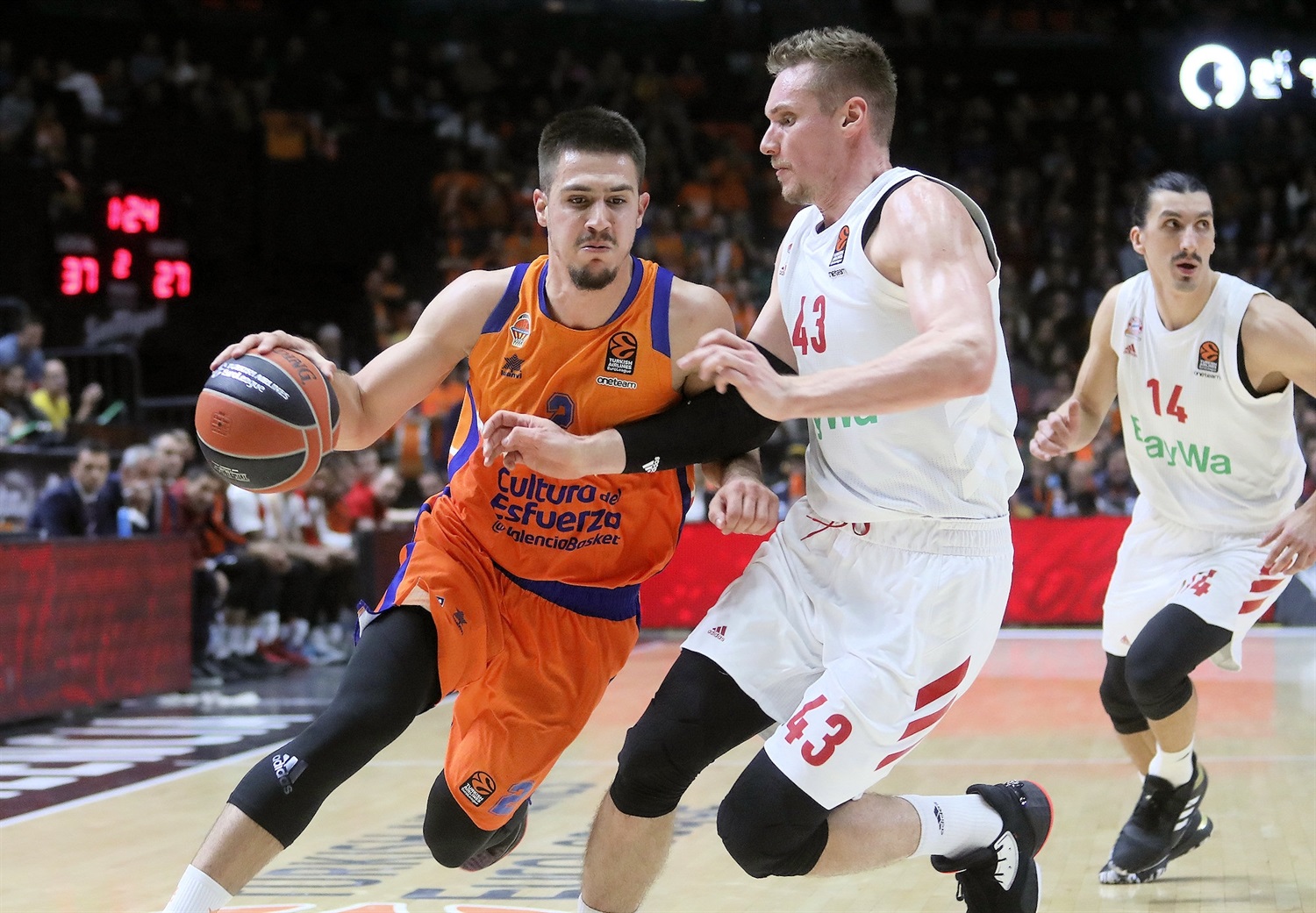 Reacción contundente en la Fonteta (82-56)