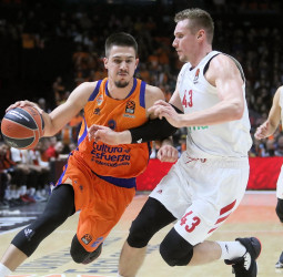 Reacción contundente en la Fonteta (82-56)