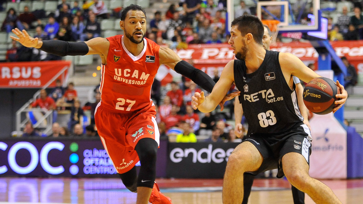 El RETAbet Bilbao Basket gana sufriendo a UCAM Murcia (56-57)