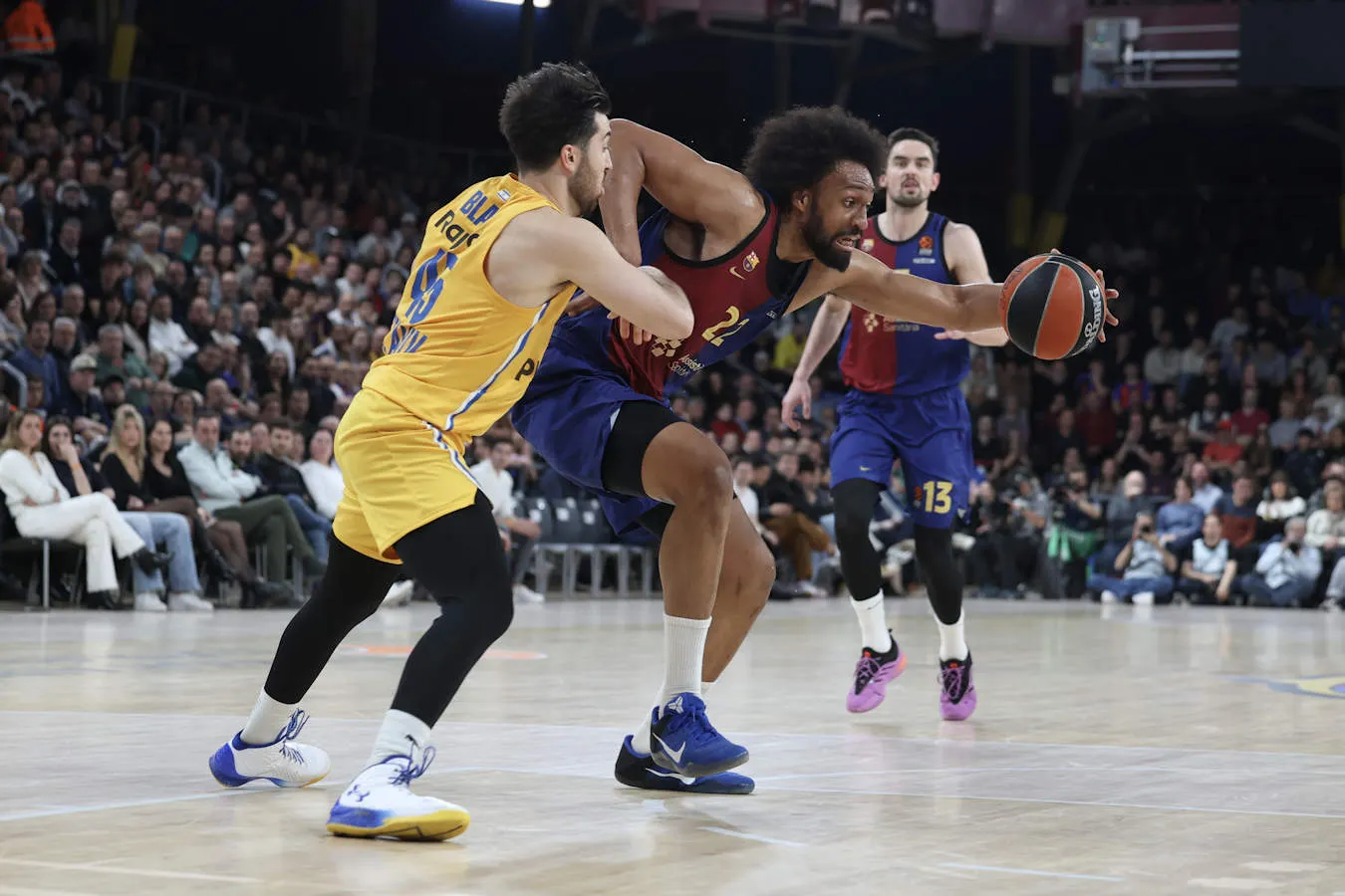 El Barça sube su autoestima a costa de un débil Maccabi (100-71)