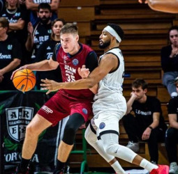 UCAM Murcia se seca en ataque y arranca con derrota en Italia, 78-74