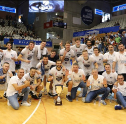 El Monbus Obradoiro consigue su décima Copa Galicia tras vencer al Rio Breogán