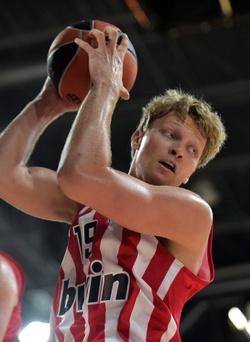 Mindaugas Kuzminskas abandonará el Olympiacos y suena para el Lokomotiv Kuban