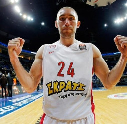Olympiacos y Lojeski negociarán la renovación