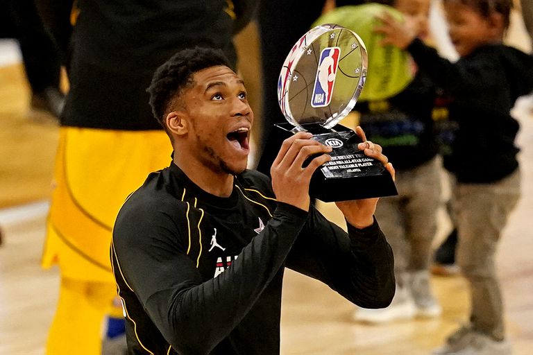 Antetokounmpo hace historia con su MVP del All-Star