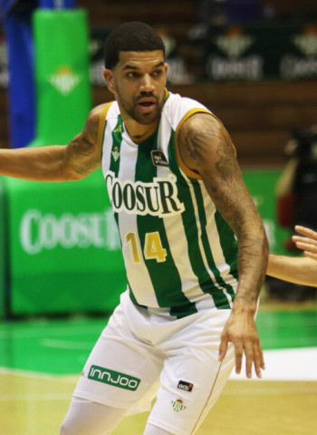Feldeine conduce al Coosur Betis al triunfo (74-62)