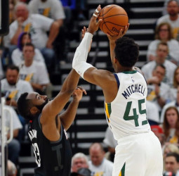 Mitchell lidera la primera victoria en los playoffs de los Jazz (107-91) [3-1]