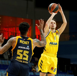 El ataque de Eriksson lidera al ALBA a la victoria contra el Khimki (81-100)