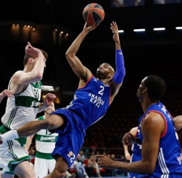El Anadolu Efes termina un año para olvidar con victoria (91-86)
