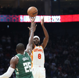 Justin Holiday reforzará a los Dallas Mavericks
