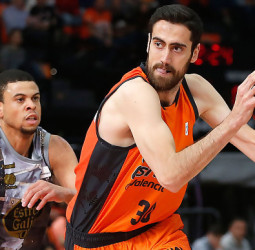 El Valencia BC puede in extremis con la fe breoganista (83-82)