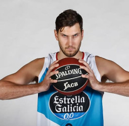 Jordan Bachynski permanecerá de baja deportiva y no debutará esta temporada