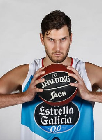 Jordan Bachynski permanecerá de baja deportiva y no debutará esta temporada