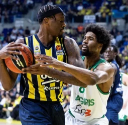 Hayes-Davis lidera al Fenerbahçe ante el Zalgiris, 87-79