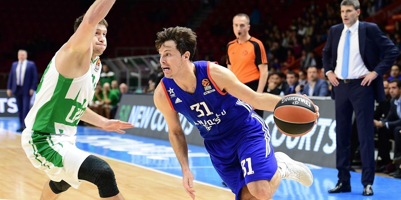 El Anadolu Efes acribilla al Unics Kazan (104-99)