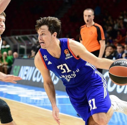 El Anadolu Efes acribilla al Unics Kazan (104-99)