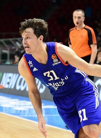 El Anadolu Efes acribilla al Unics Kazan (104-99)