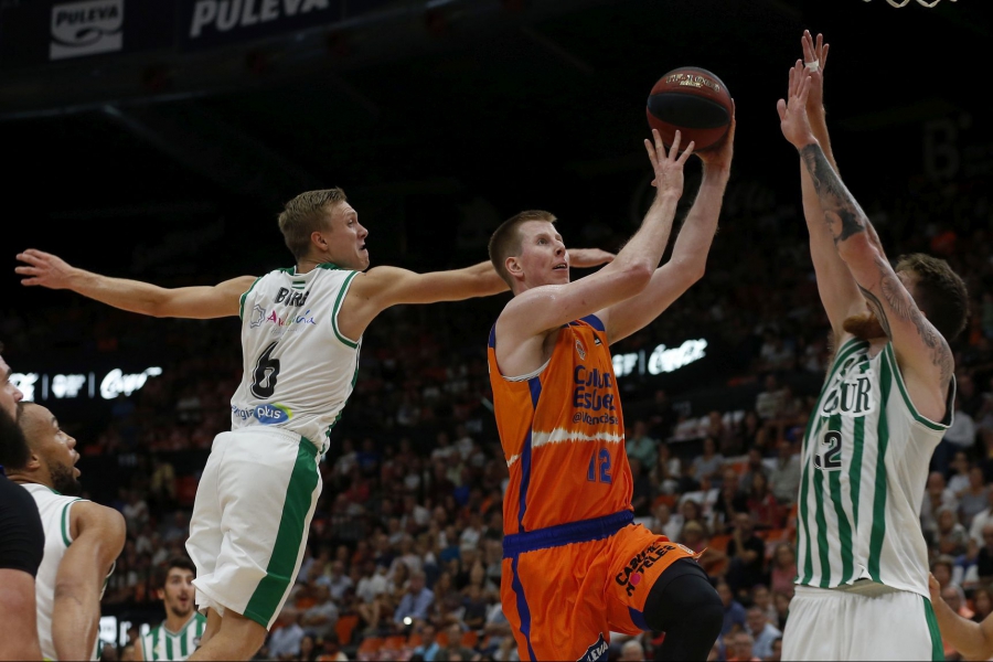 Victoria solvente del Valencia para cerrar el maratón de partidos en la Fonteta (95-72)