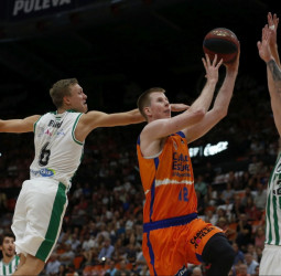 Victoria solvente del Valencia para cerrar el maratón de partidos en la Fonteta (95-72)