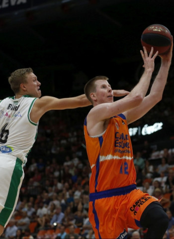 Victoria solvente del Valencia para cerrar el maratón de partidos en la Fonteta (95-72)
