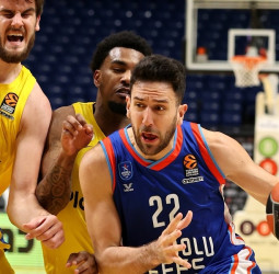 El Maccabi, en declive, recibe al campeón en plena forma