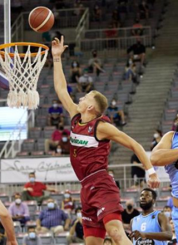 Covirán Granada se gusta para sumar el primer punto de la serie (67-53)
