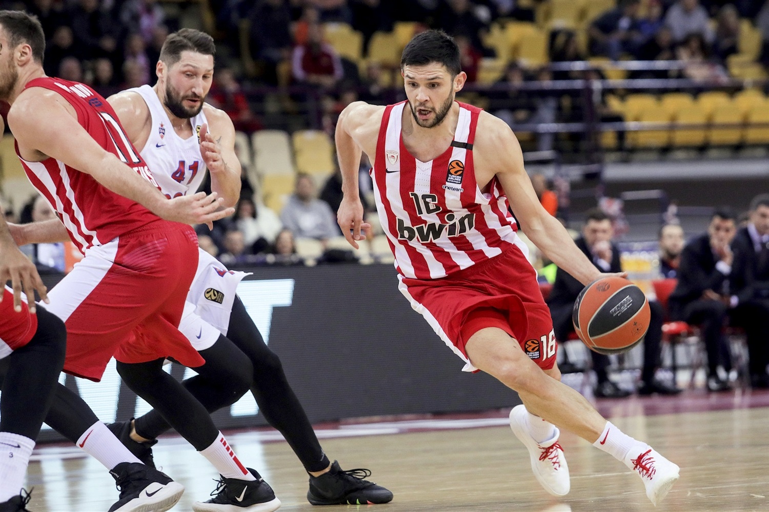 Kostas Papanikolaou y Kostas Sloukas, en el punto de mira del Maccabi Tel Aviv