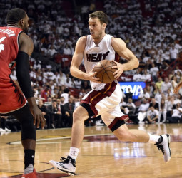 Los Heat fuerzan el séptimo (3-3)