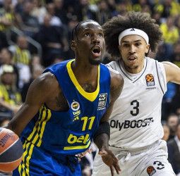 Nigel Hayes-Davis firma un final épico para el Fenerbahce, 101-100