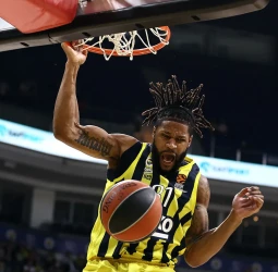 El Fenerbahce vence al Efes en el primer partido de la final turca