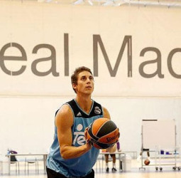 Pablo Laso ya cuenta con dos nuevos jugadores, tras incorporarse Jaycee Carroll y Jeffery Taylor a las sesiones de trabajo del Real Madrid