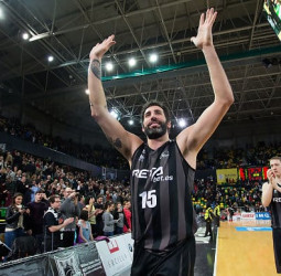 Álex Mumbrú anuncia que se retirará al final de esta temporada