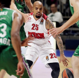 Jordan Theodore se desvincula del Armani Milán