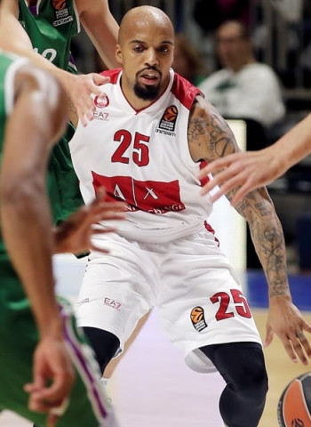 Jordan Theodore se desvincula del Armani Milán
