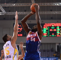 Jason Maxiell, el enésimo pívot que suena para el Olympiacos