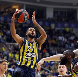 Mike James apunta al Olympiacos, y esto coloca a Tyler Dorsey en el Barcelona