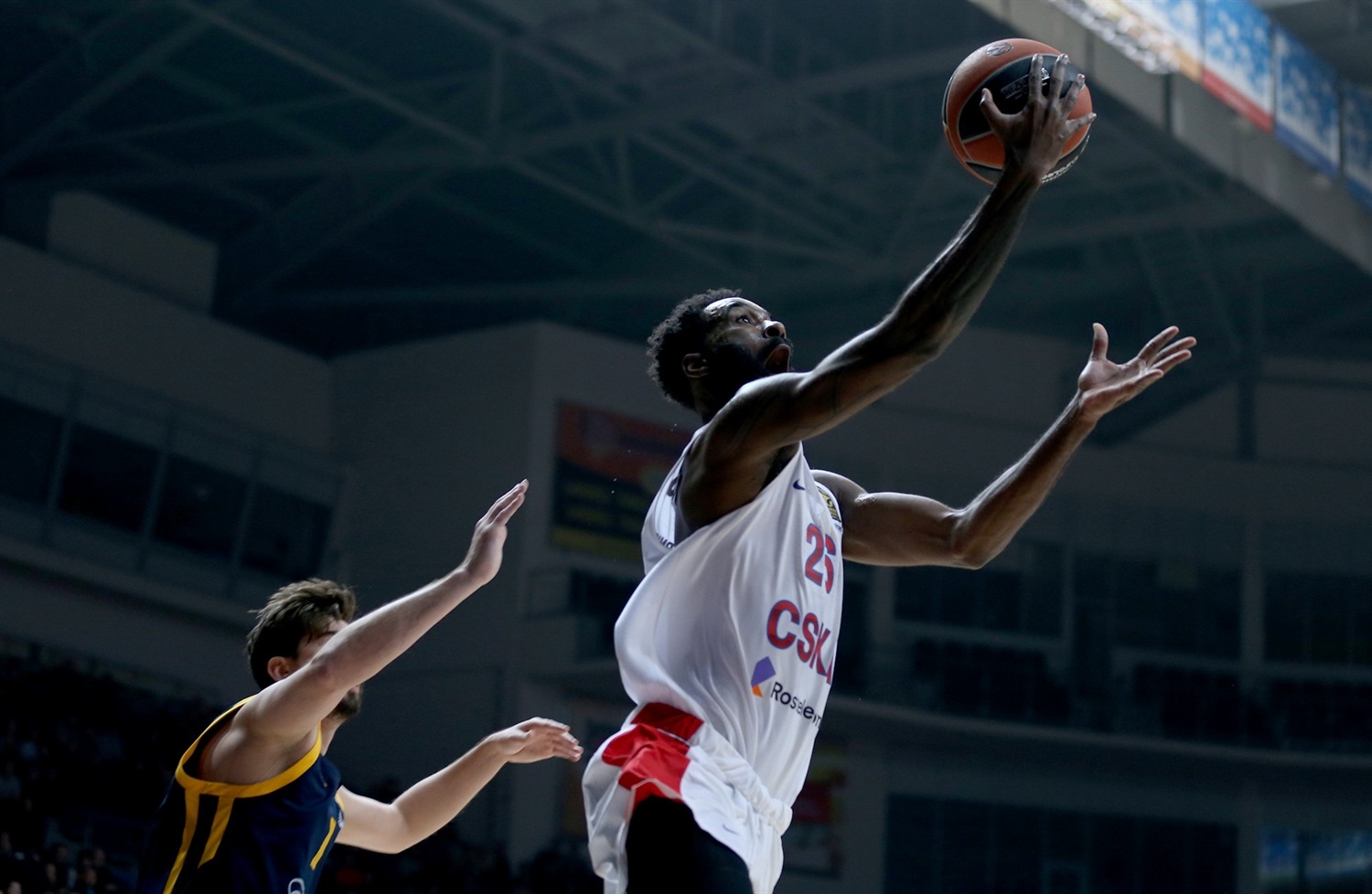 El CSKA se lleva el derbi moscovita (69-78)