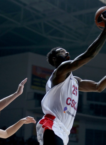 El CSKA se lleva el derbi moscovita (69-78)