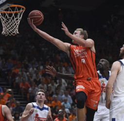 [1-2] La Fonteta deja la Liga Endesa a una sola victoria (81-64)