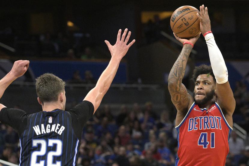 Los Pistons se imponen a los Magic con 51 puntos de Bey