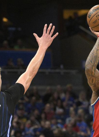 Los Pistons se imponen a los Magic con 51 puntos de Bey