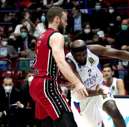 El Milán sigue en racha para ahondar aún más la crisis del Anadolu Efes (75-71)