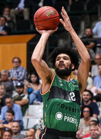 Debut del Joventut con victoria ante un duro Hapoel Tel Aviv, 78-75