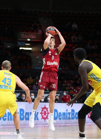 Lucic lleva al Bayern a ganar el derbi alemán (62-56)