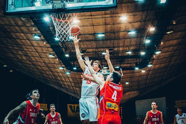 España se cuelga una valiosa plata en Bratislava (62-74)