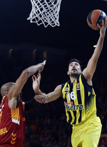 El Fenerbahce ahonda un poco más la crisis del Galatasaray (87-103)