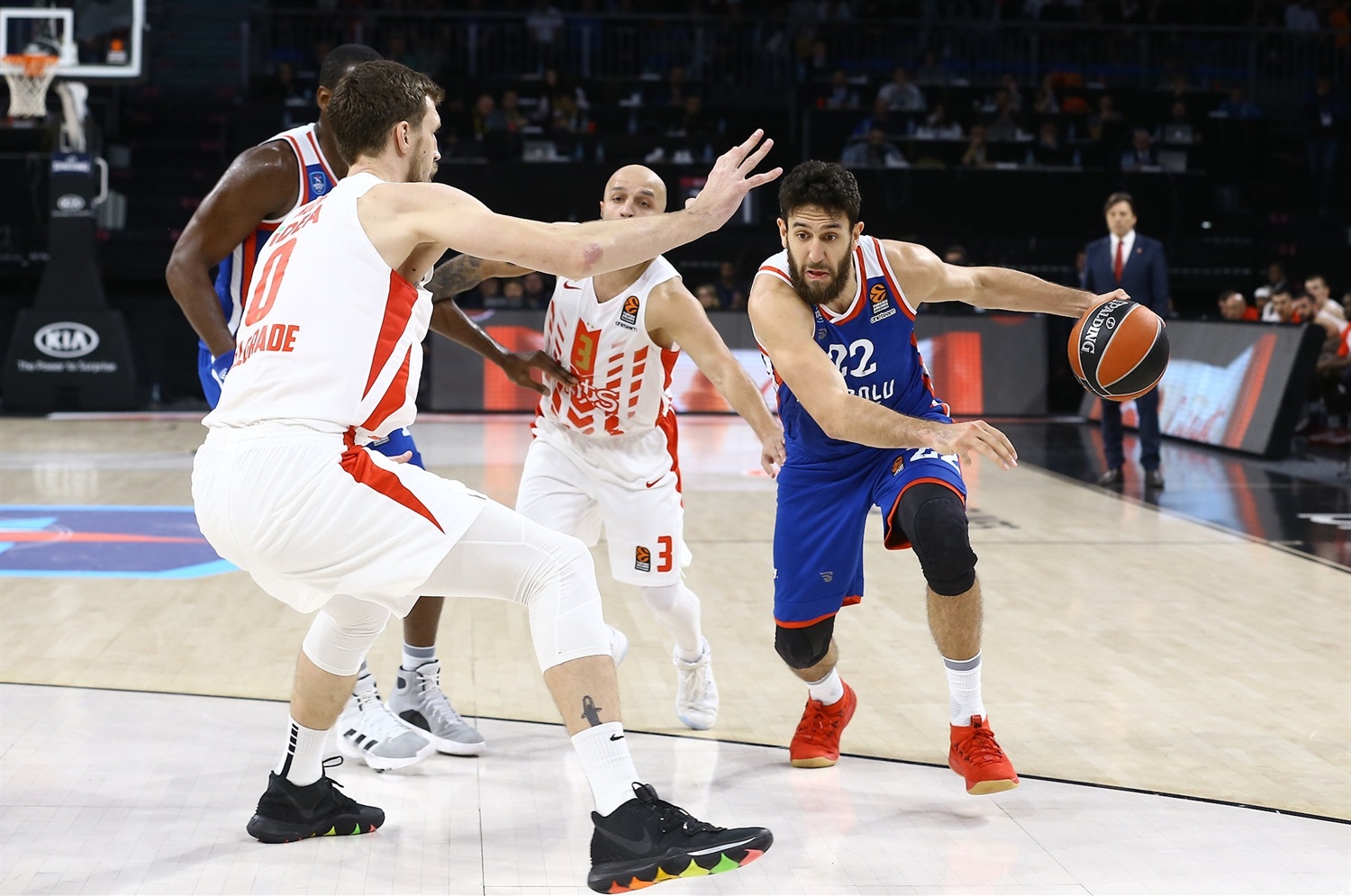 El Anadolu Efes confirma su superioridad ante el Estrella Roja (85-70)